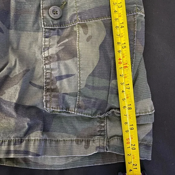 Camo Lee Cargo Shorts - Picture 4 of 5